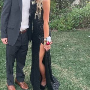 🖤 Black Sequin Feather Trim Prom/Formal Dress 🖤